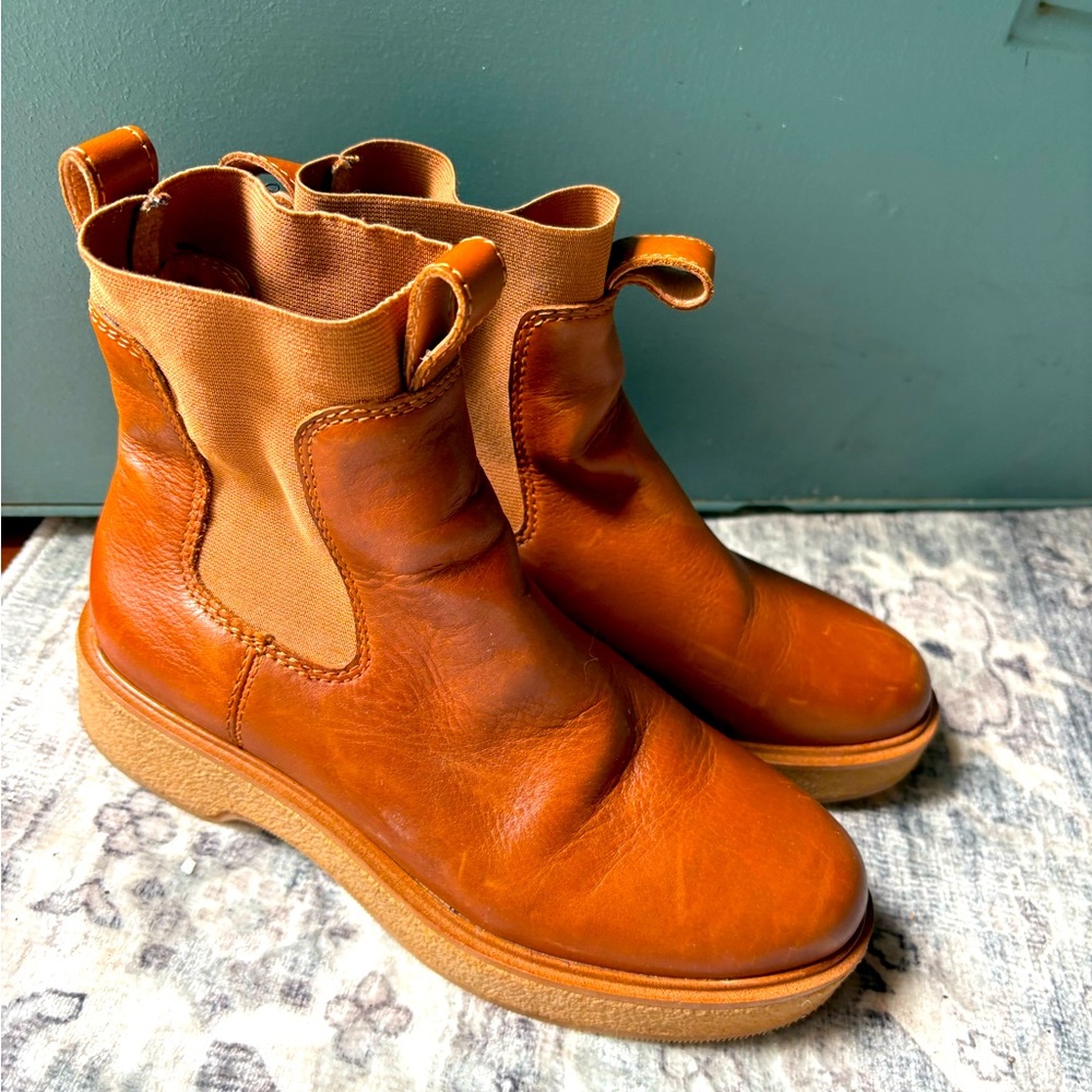 Size 7 brown leather Madewell boots